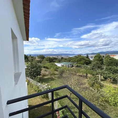 Casa A Volandeira De Arousa 아파트 *